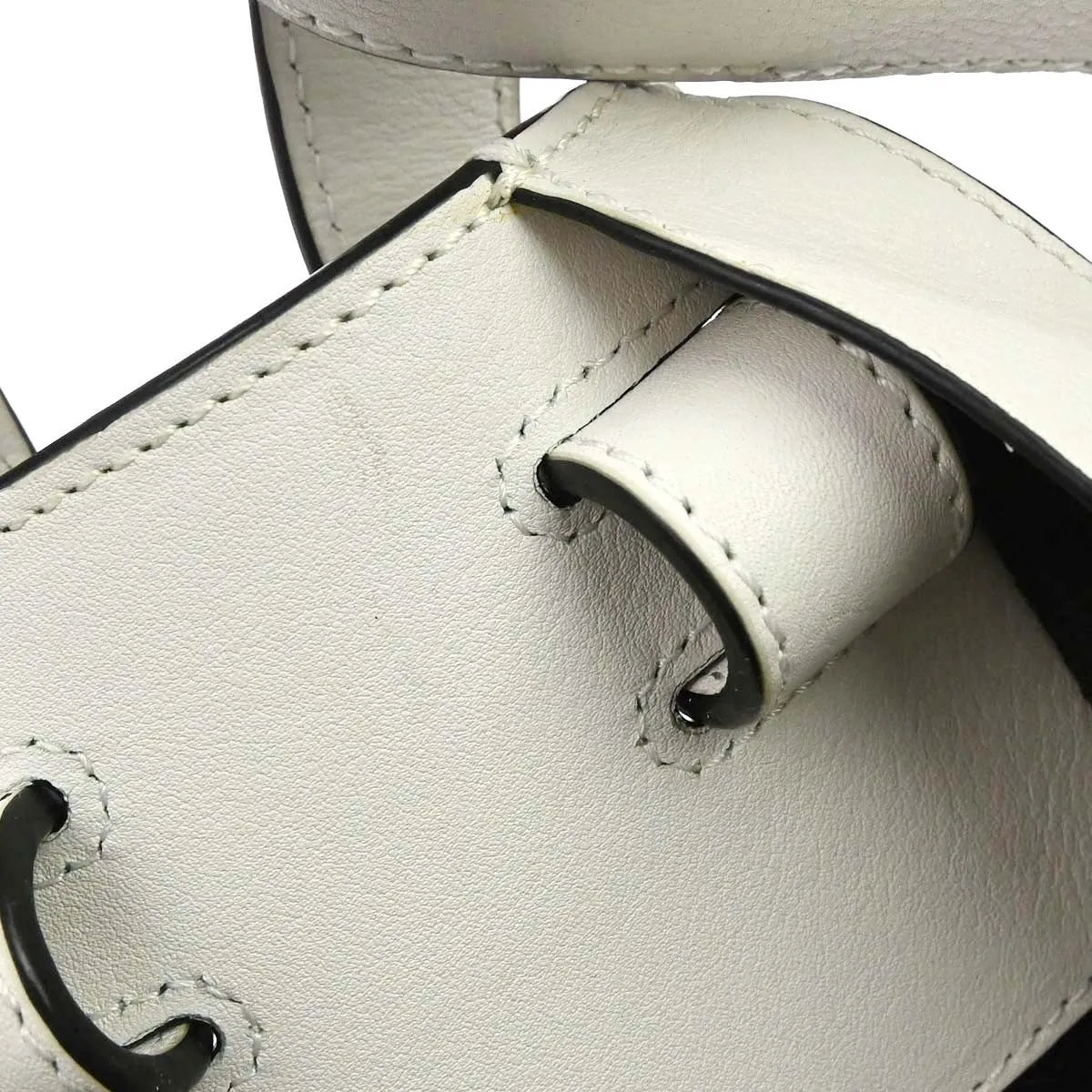 Loewe Hammock Leather White Leather Handbag (Pre-Owned)
