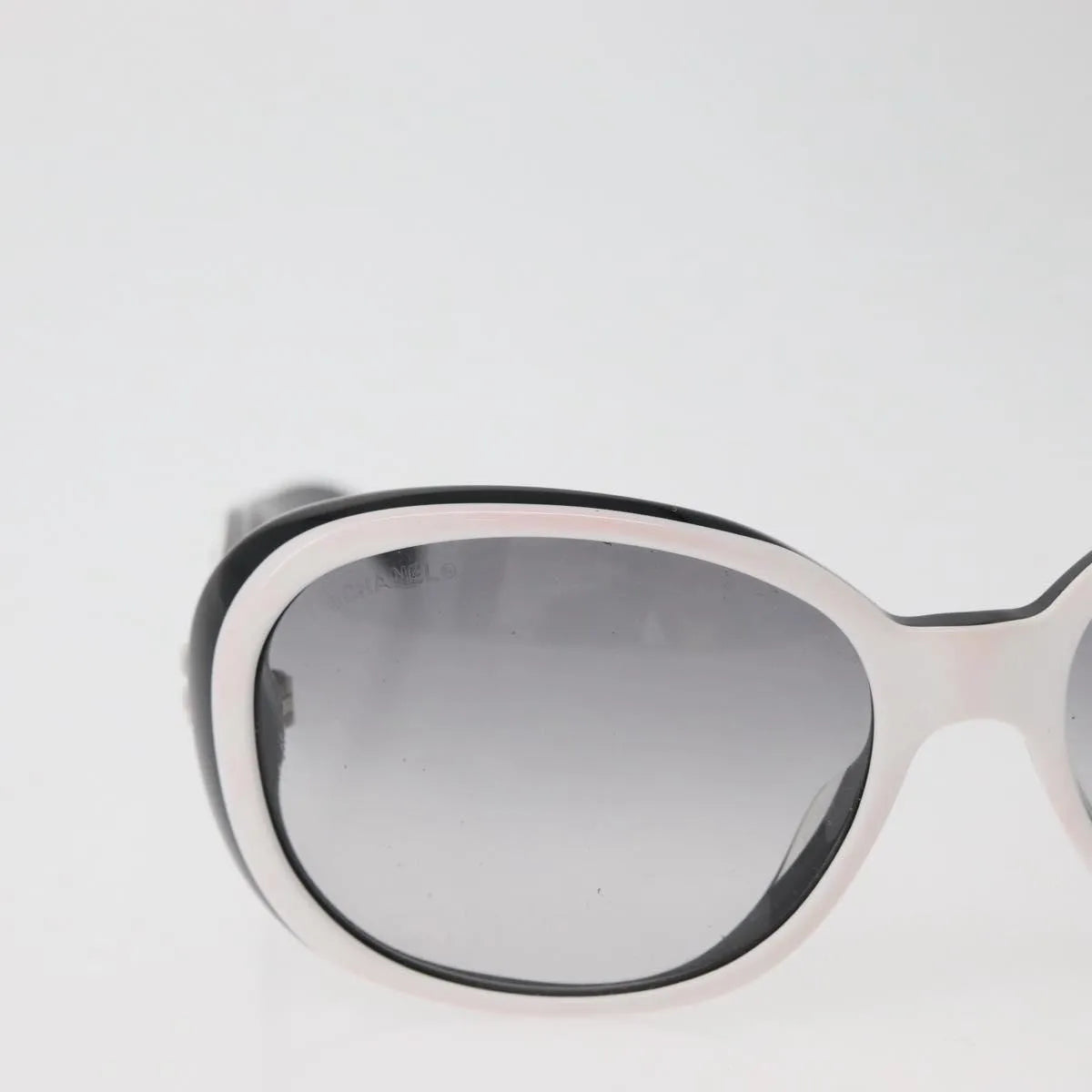 Chanel Camélia Plastic White Plastic Sunglasse Accessory (Pre-Owned)
