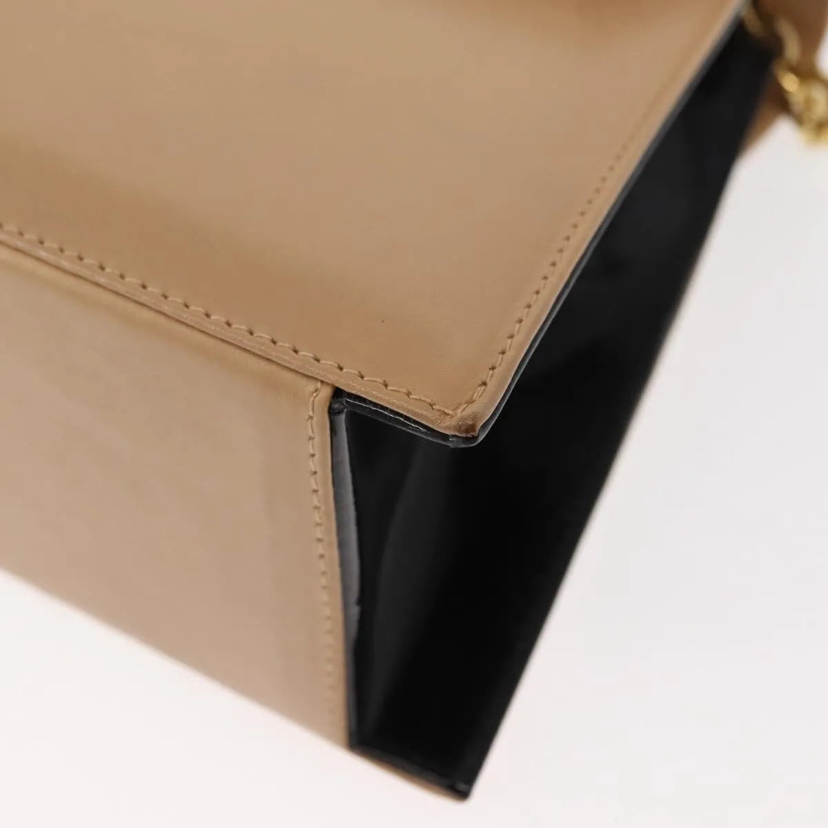 Salvatore Ferragamo Vintage Flap Leather Beige Leather Shoulder Bag Bag (Pre-Owned)