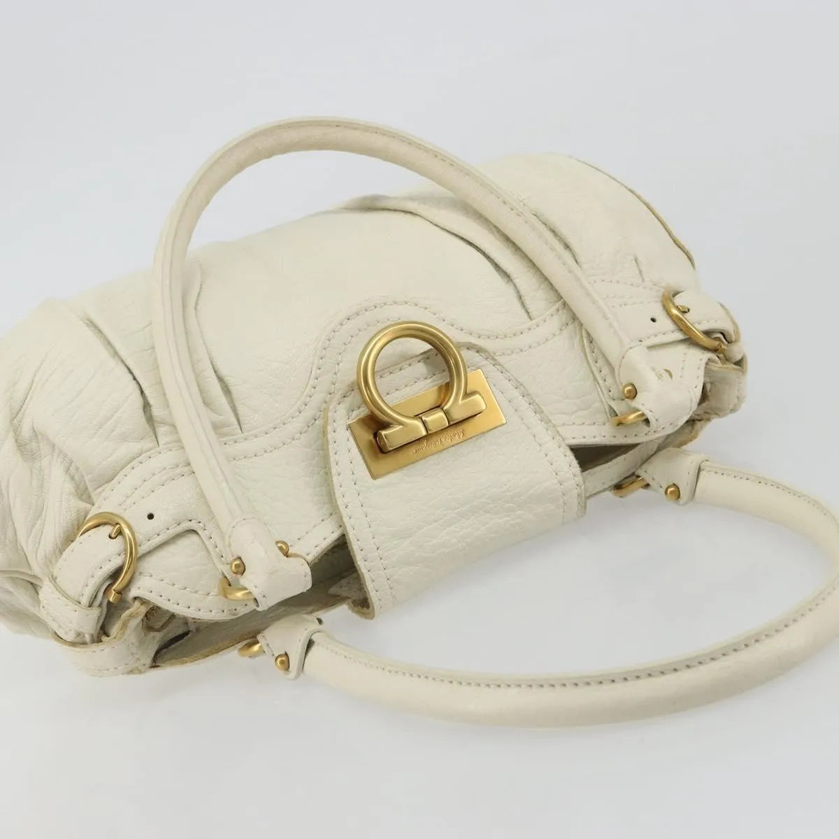 Salvatore Ferragamo Gancini Leather White Leather Handbag (Pre-Owned)