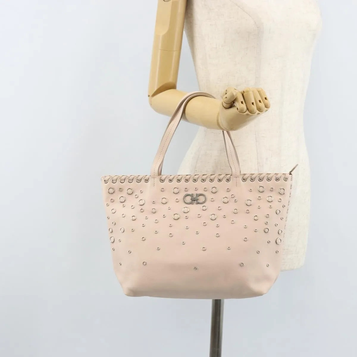 Salvatore Ferragamo Gancini Leather Pink Leather Handbag (Pre-Owned)