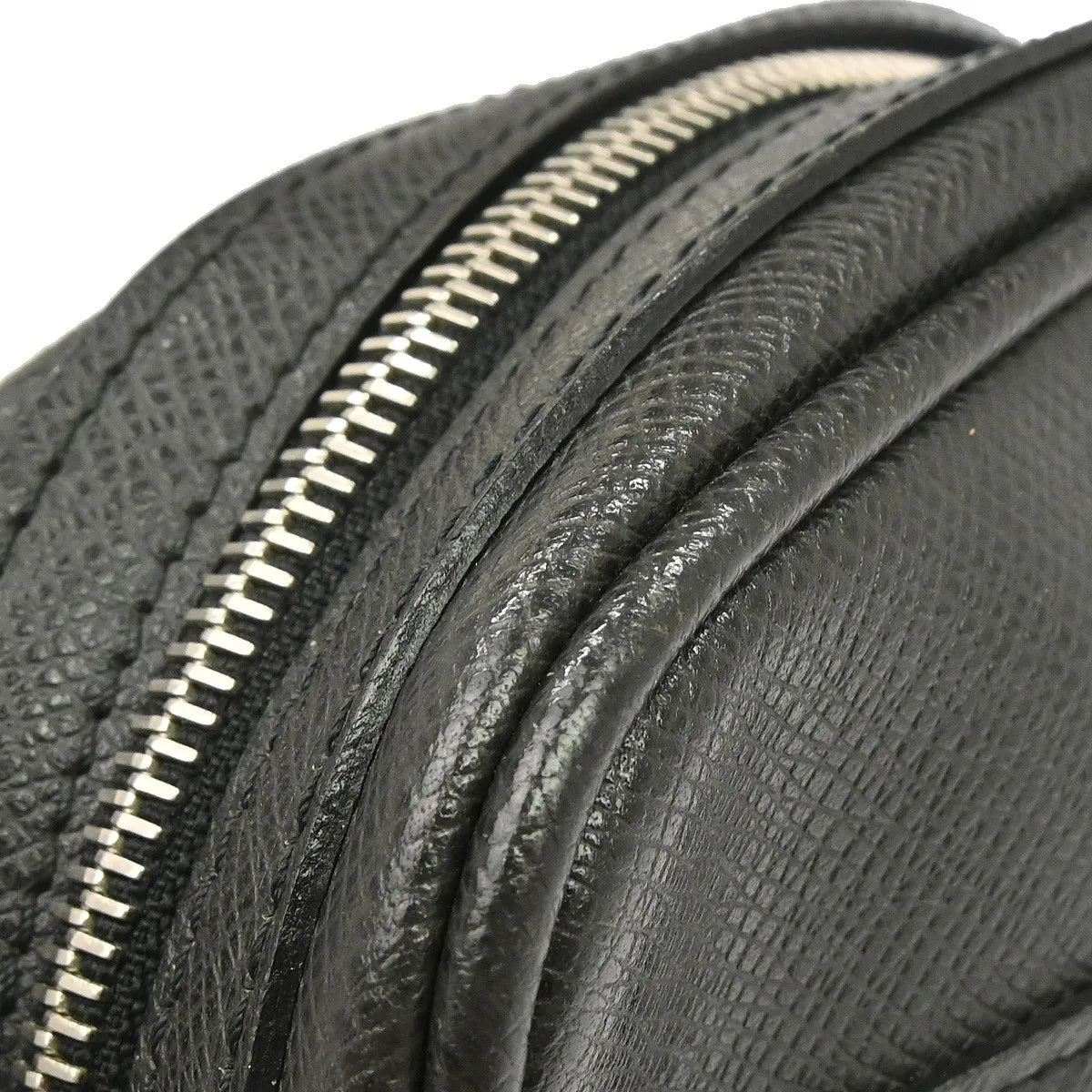 Louis Vuitton Dimitri Messenger Taiga Leather Black Leather Shoulder Bag Bag (Pre-Owned)