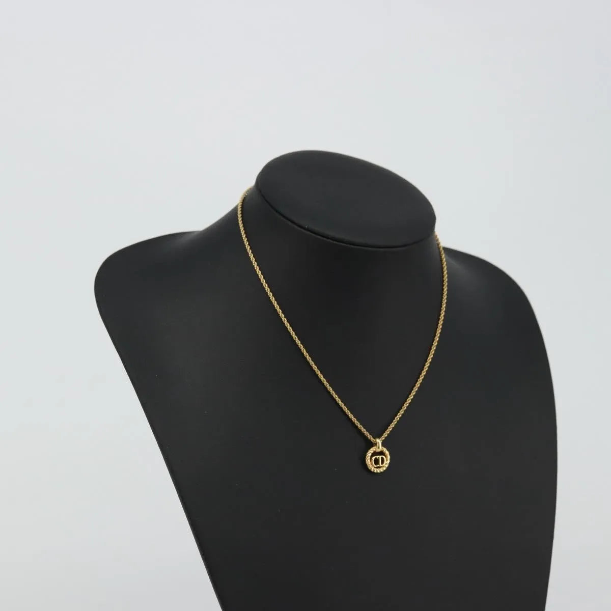Christian Dior Cd Round Pendant Metal Gold Metal Necklace Jewelry (Pre-Owned)