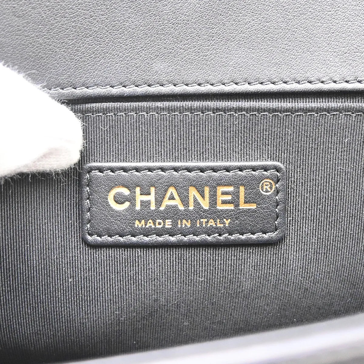 Chanel Boy Flap Quilted Calfskin Black Leather Shoulder Bag Bag (Pre-Owned)