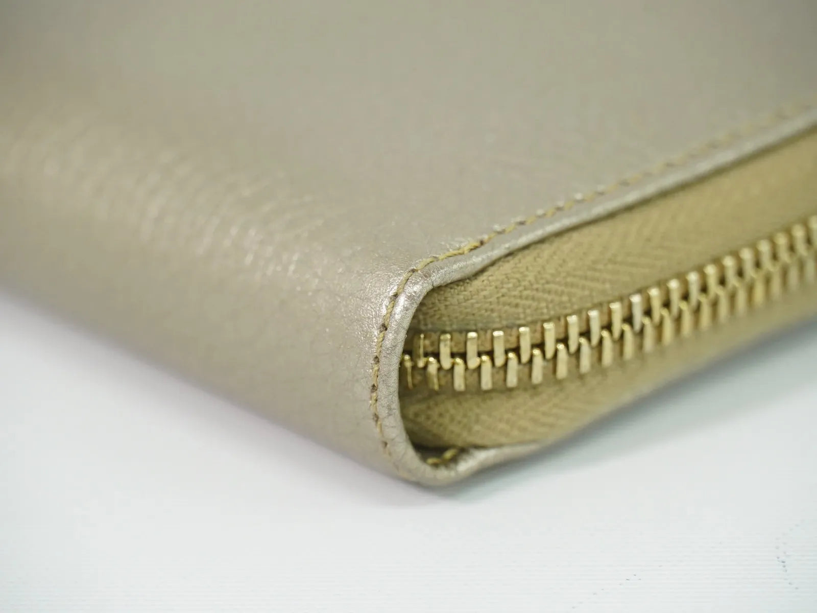 Gucci Bamboo Tassel Zip Leather Gold Leather Wallets Accessory (Pre-Owned)