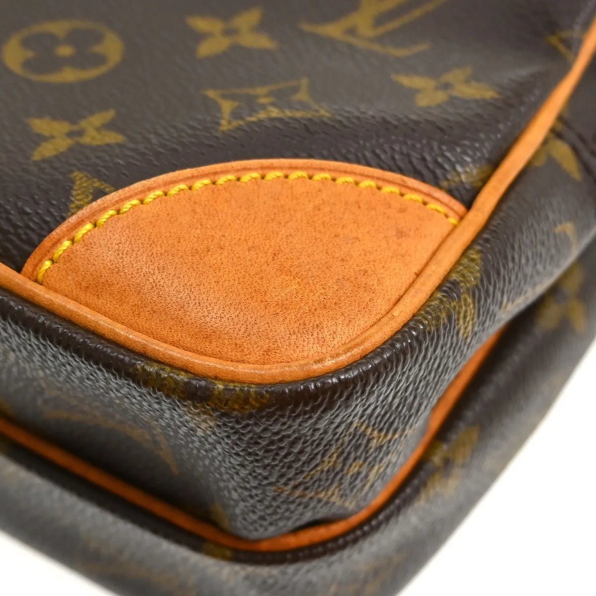 Louis Vuitton Amazone Monogram Canvas Brown Canvas Shoulder Bag Bag (Pre-Owned)