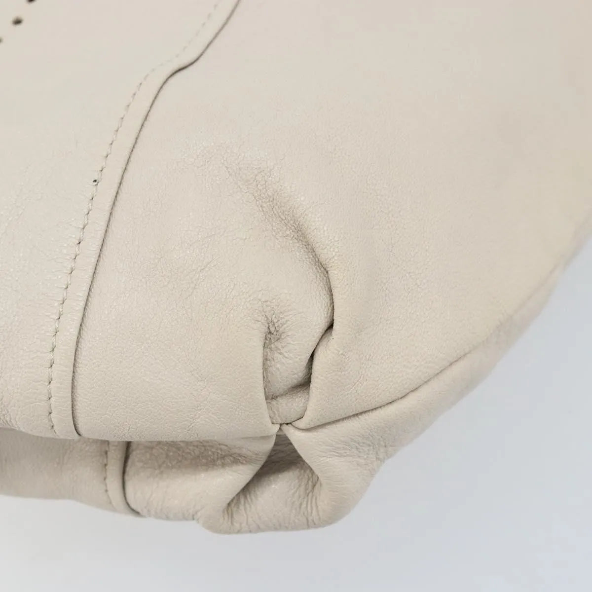 Salvatore Ferragamo Vintage Gancini Hobo Leather White Leather Shoulder Bag Bag (Pre-Owned)