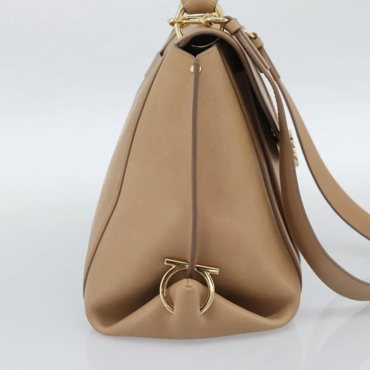 Salvatore Ferragamo Sofia Rainbow Saddle Leather Beige Leather Handbag (Pre-Owned)