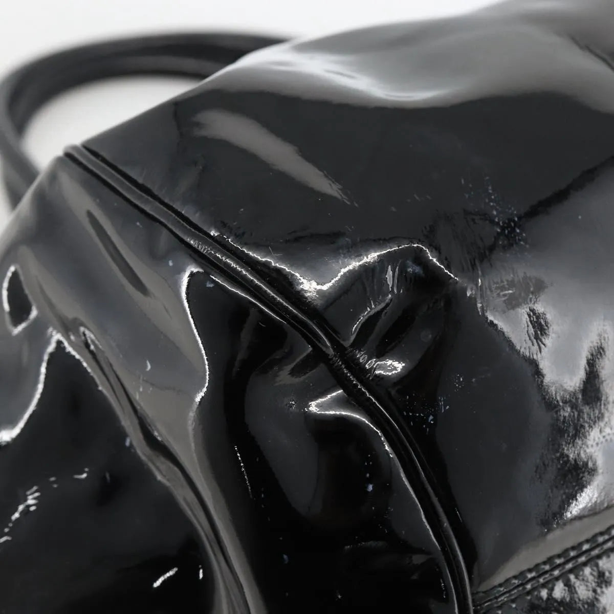 Salvatore Ferragamo Gancini Patent Leather Black Patent_Leather Handbag (Pre-Owned)