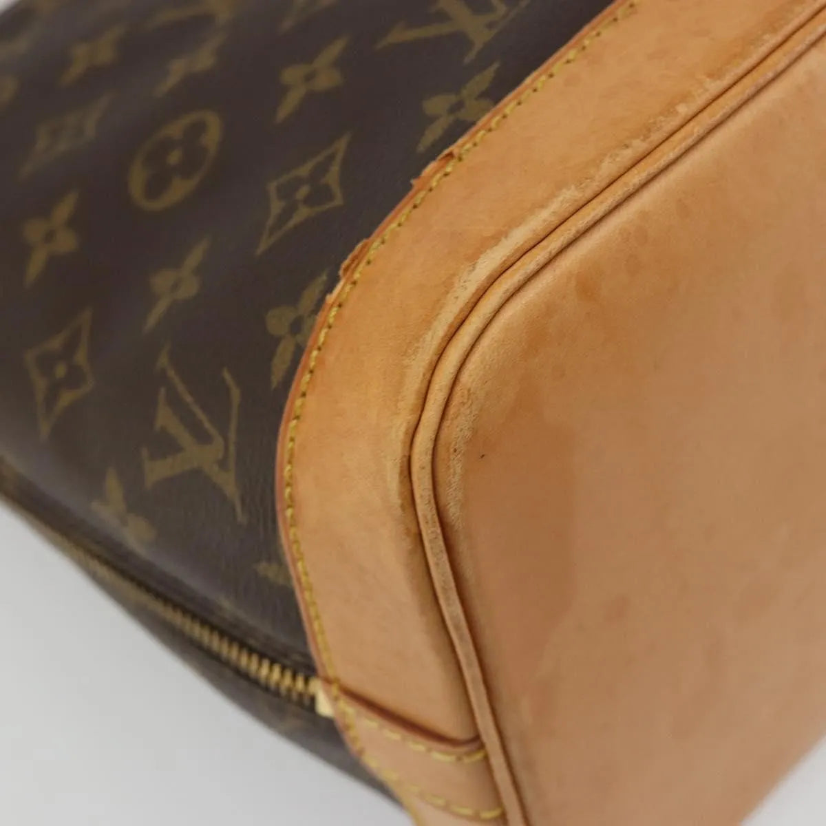 Louis Vuitton Alma Monogram Canvas Brown Canvas Handbag (Pre-Owned)