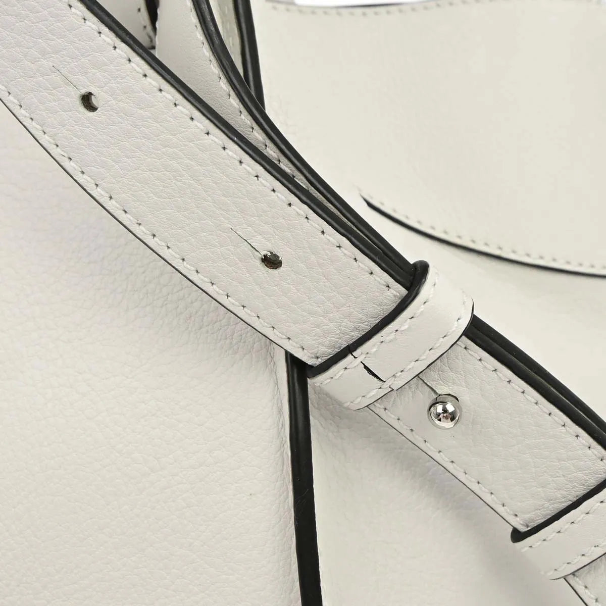 Loewe Hammock Leather White Leather Handbag (Pre-Owned)