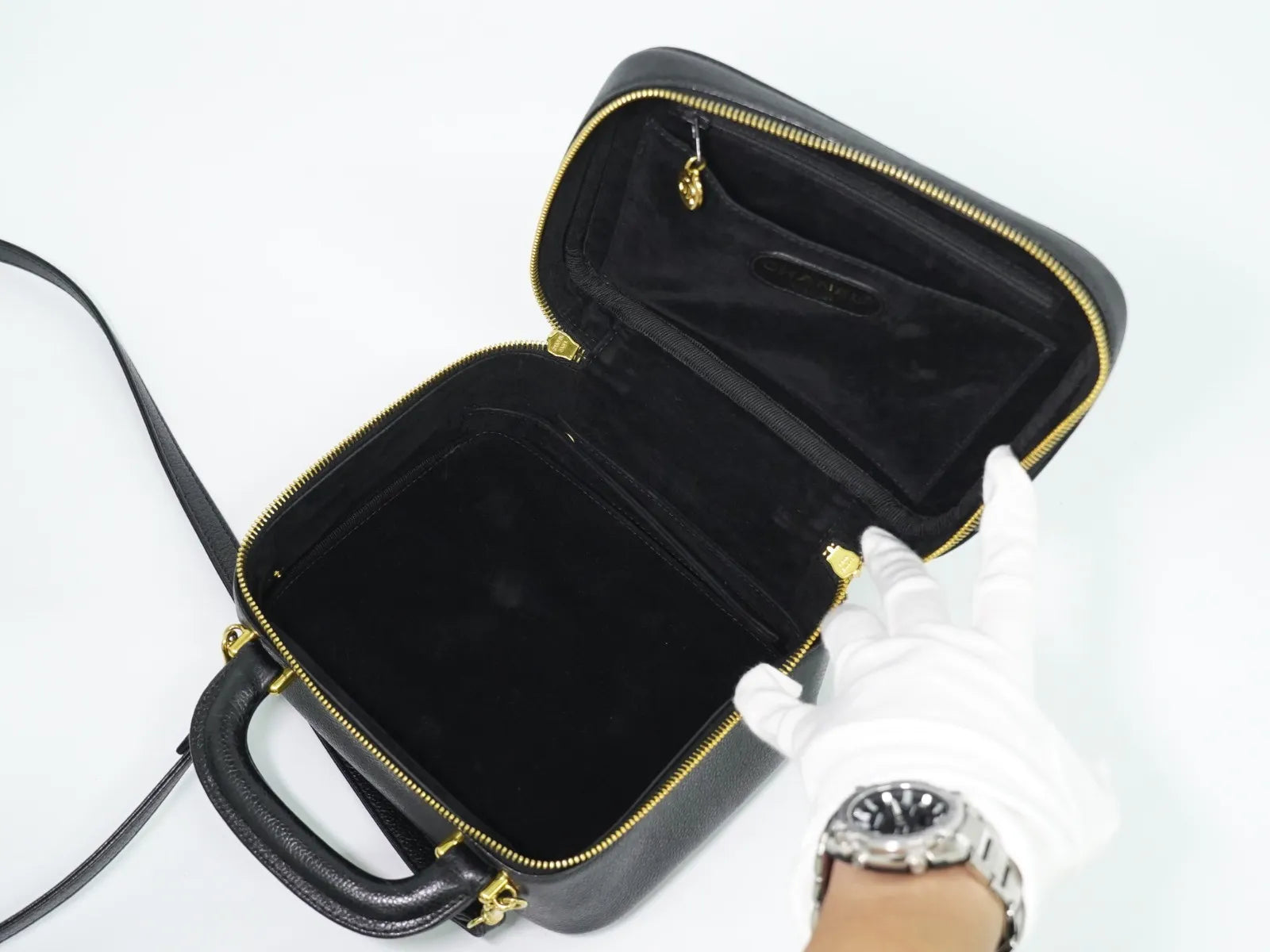 Chanel Vintage Timeless Zip Around Vanity Case Caviar Black Leather Handbag (Pre-Owned)