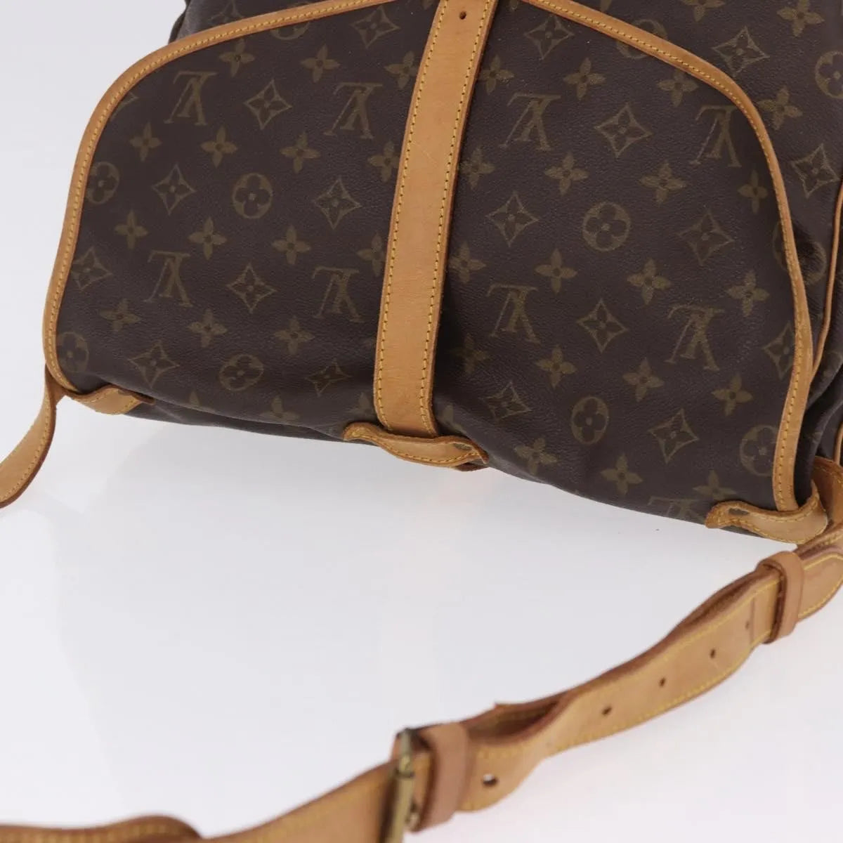 Louis Vuitton Saumur Monogram Brown Canvas Shoulder Bag Bag (Pre-Owned)