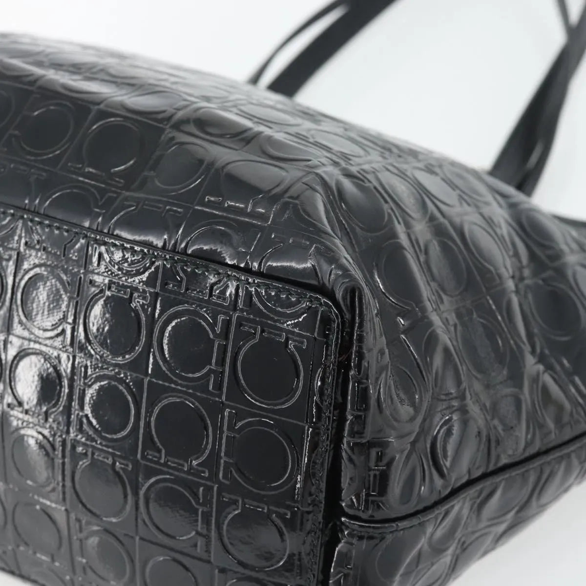Salvatore Ferragamo Gancini Tote Patent Leather Black Patent_Leather Tote Bag Bag (Pre-Owned)