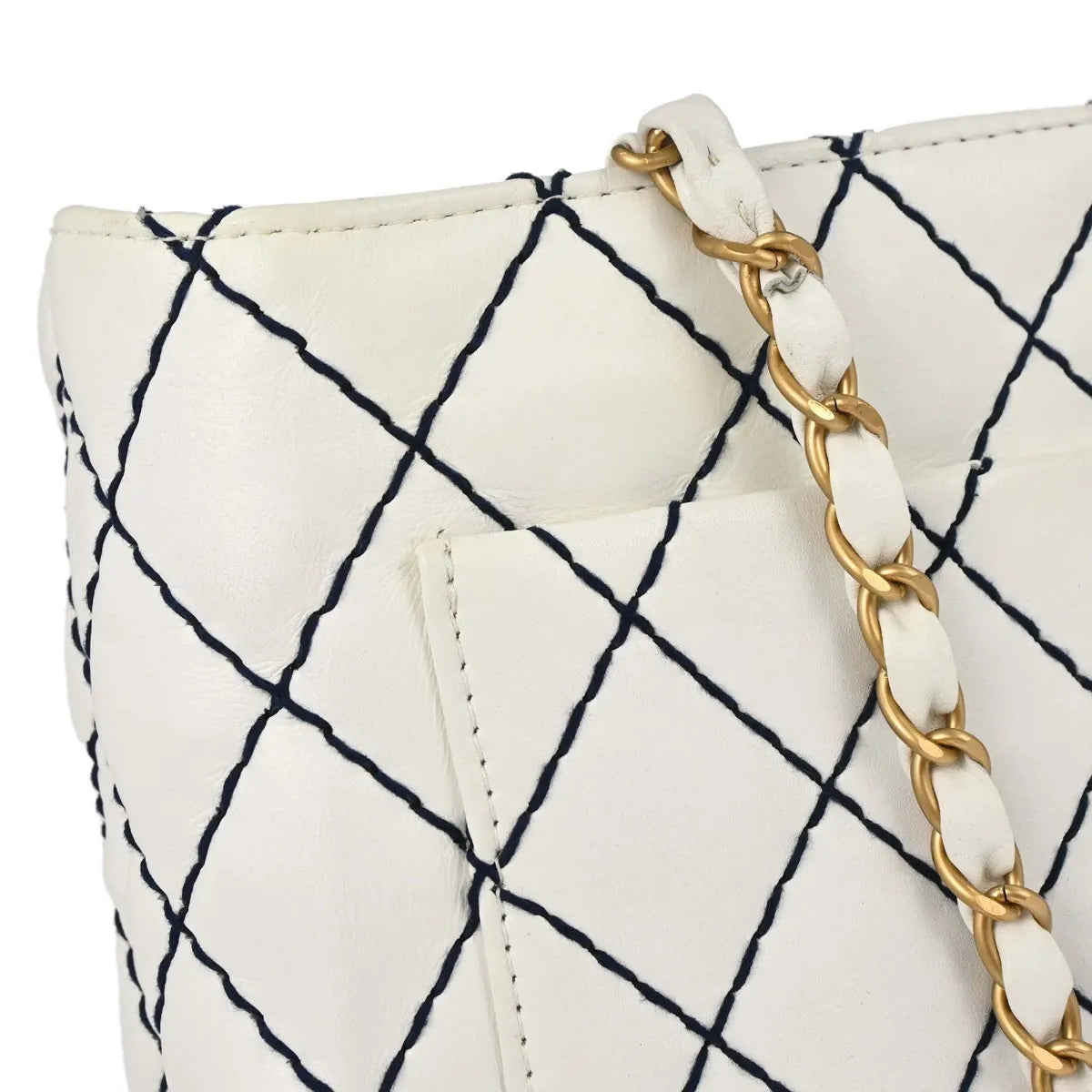 Chanel Surpique Chain Tote Quilted Leather White Leather Tote Bag Bag (Pre-Owned)