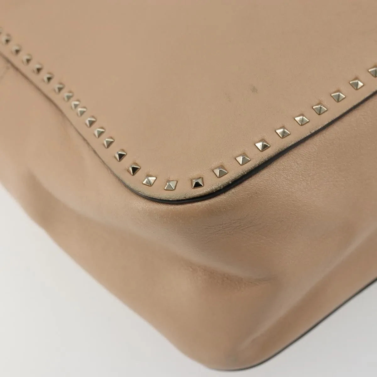 Valentino Garavani Convertible Zip Satchel Leather With Micro Rockstuds Beige Leather Handbag (Pre-Owned)