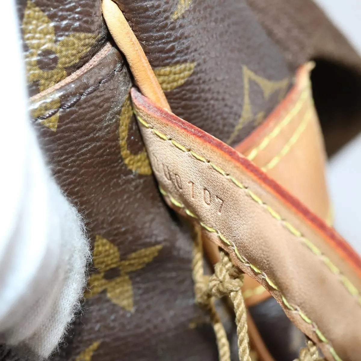 Louis Vuitton Congo Messenger Monogram Canvas Brown Canvas Shoulder Bag Bag (Pre-Owned)