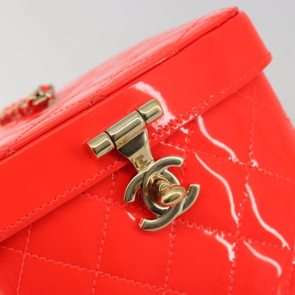 Chanel Makeup Case Minaudiere Quilted Patent Red Patent_Leather Clutche & Pouche Bag (Pre-Owned)