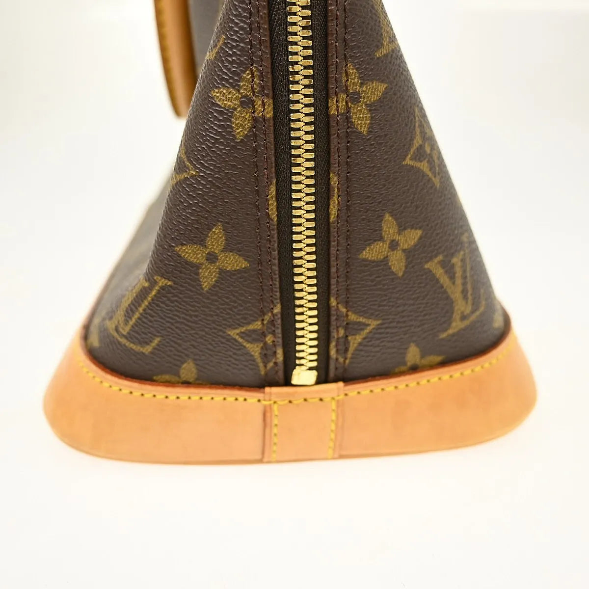 Louis Vuitton Alma Monogram Brown Canvas Handbag (Pre-Owned)