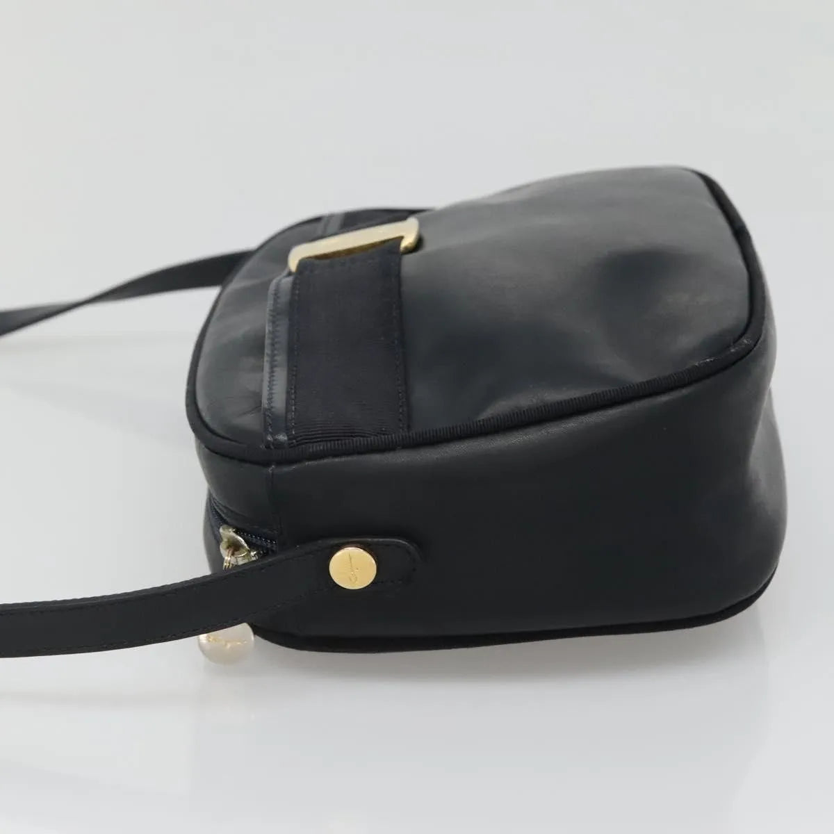 Salvatore Ferragamo Vara Bow Camera Leather Navy Leather Shoulder Bag Bag (Pre-Owned)