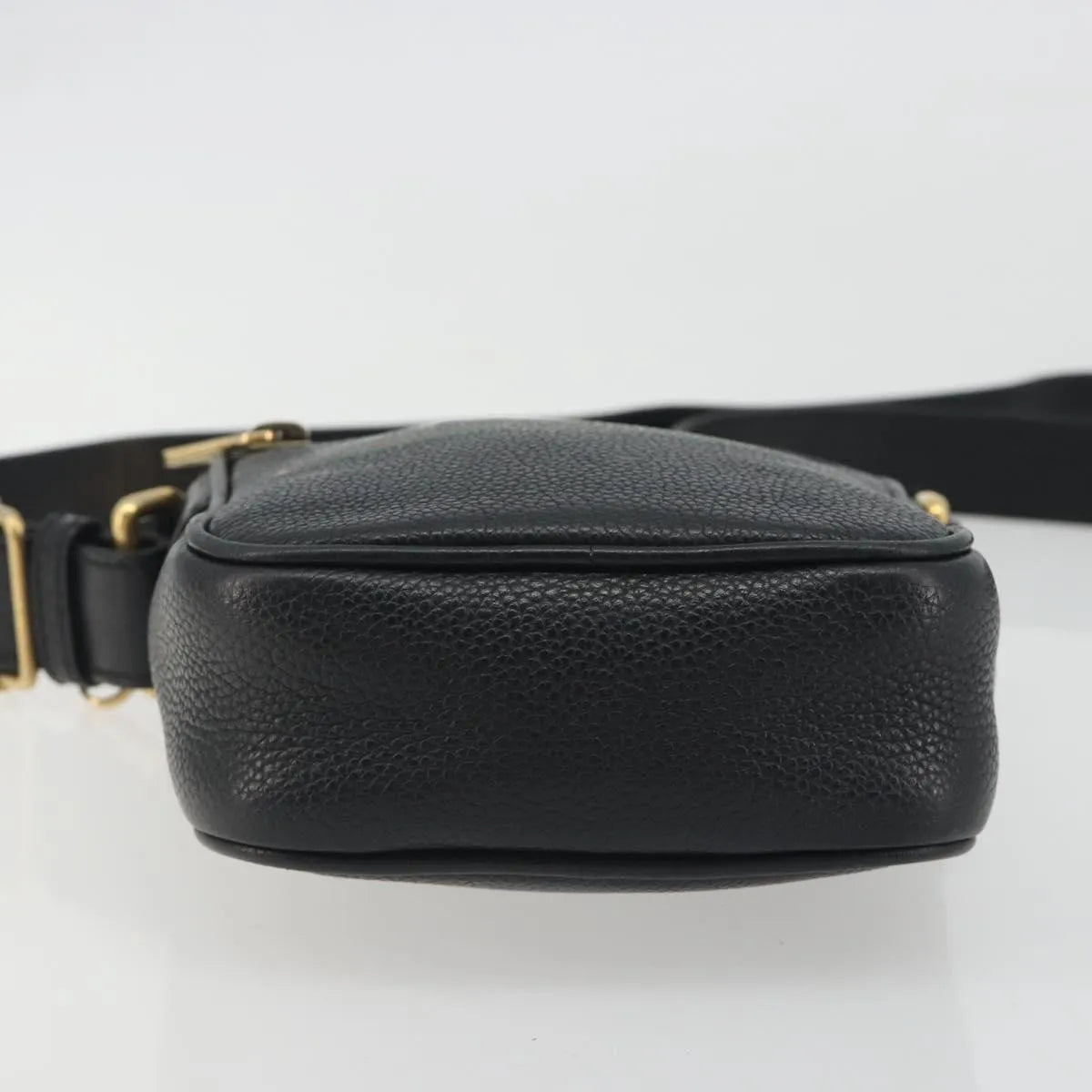 Gucci Logo Zip Messenger Printed Leather Black Leather Clutche & Pouche Bag (Pre-Owned)