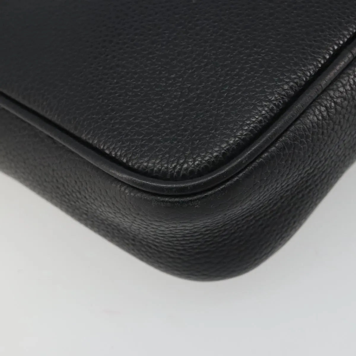 Gucci Logo Zip Messenger Printed Leather Black Leather Clutche & Pouche Bag (Pre-Owned)
