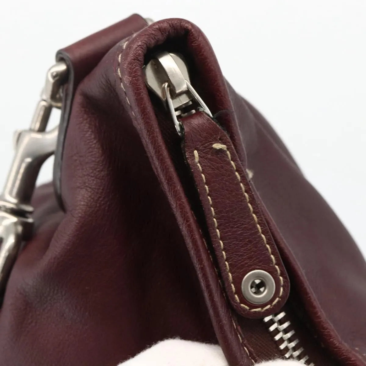 Gucci Logo Crest Messenger Leather Burgundy Leather Shoulder Bag Bag (Pre-Owned)