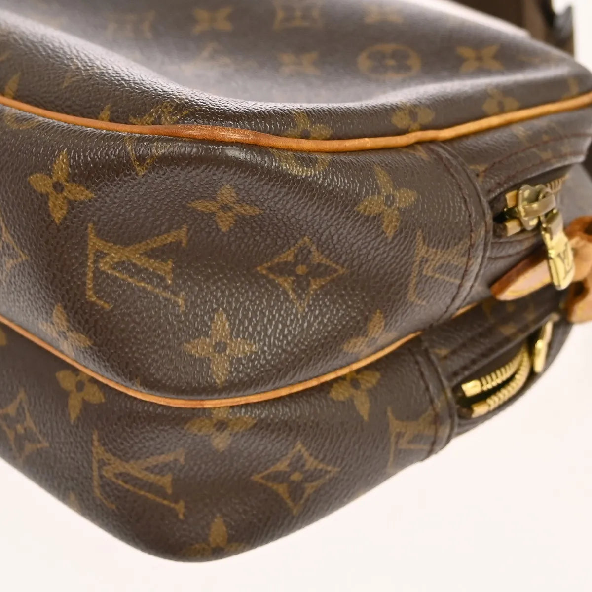 Louis Vuitton Reporter Monogram Brown Canvas Shoulder Bag Bag (Pre-Owned)