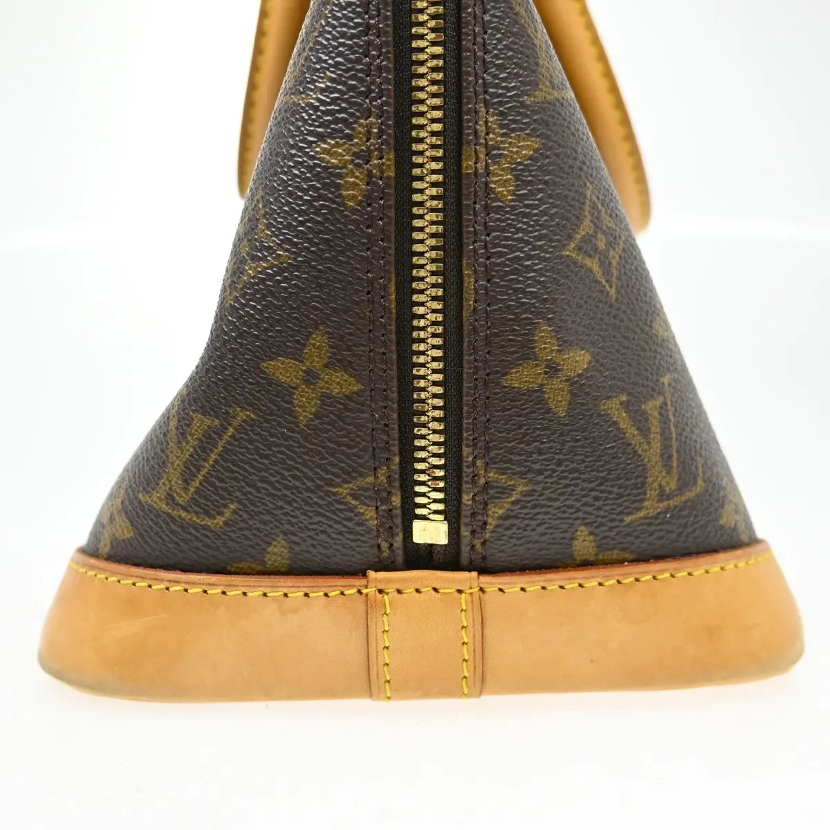 Louis Vuitton Alma Monogram Canvas Brown Canvas Handbag (Pre-Owned)