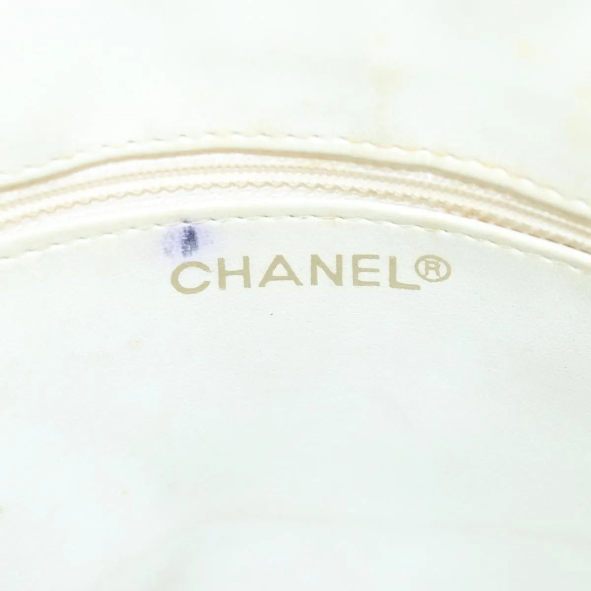 Chanel Vintage Zip Chain Quilted Caviar White Leather Shoulder Bag Bag (Pre-Owned)