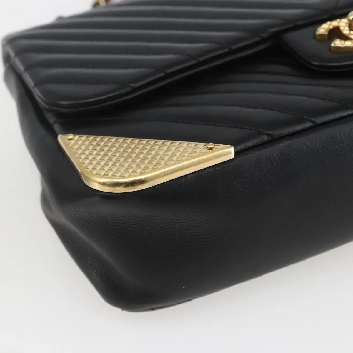 Chanel Double Chevron Flap Quilted Leather Black Leather Shoulder Bag Bag (Pre-Owned)