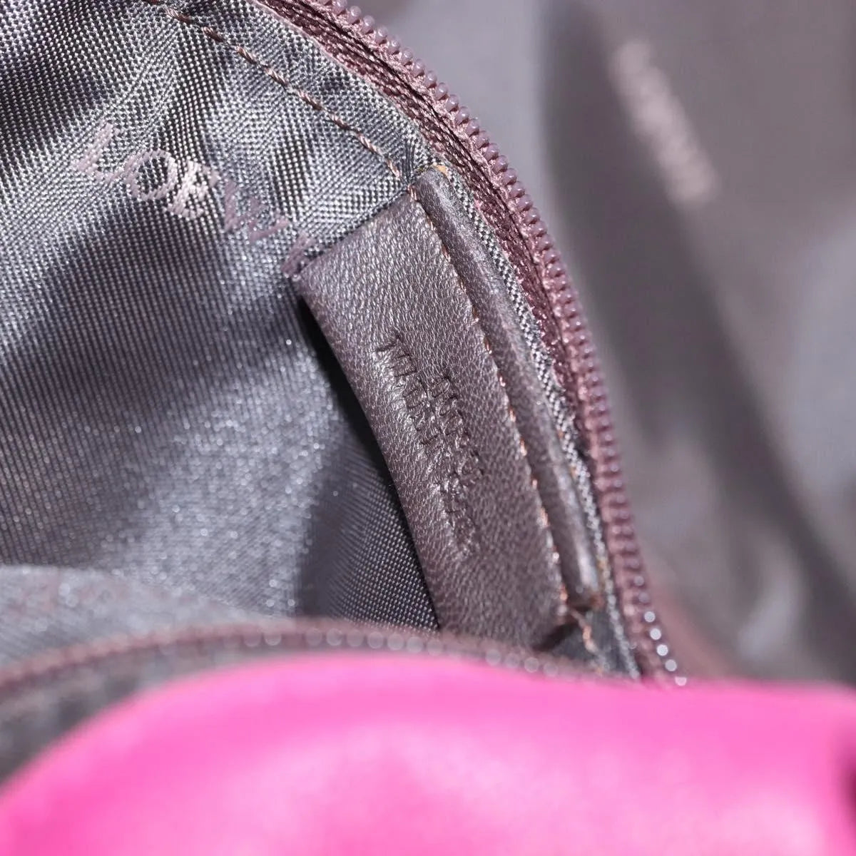 Loewe Anagram Logo Nappa Aire Hand Leather Pink Leather Handbag (Pre-Owned)