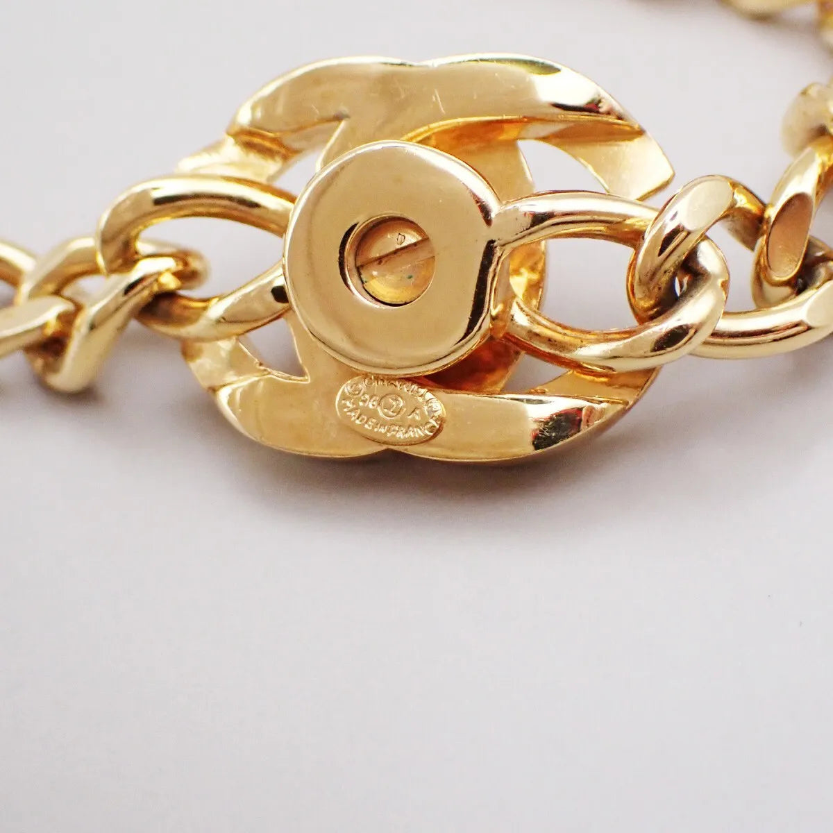 Chanel Vintage Turnlock Reissue Chain Metal Gold Gold_Plated Jewelry (Pre-Owned)