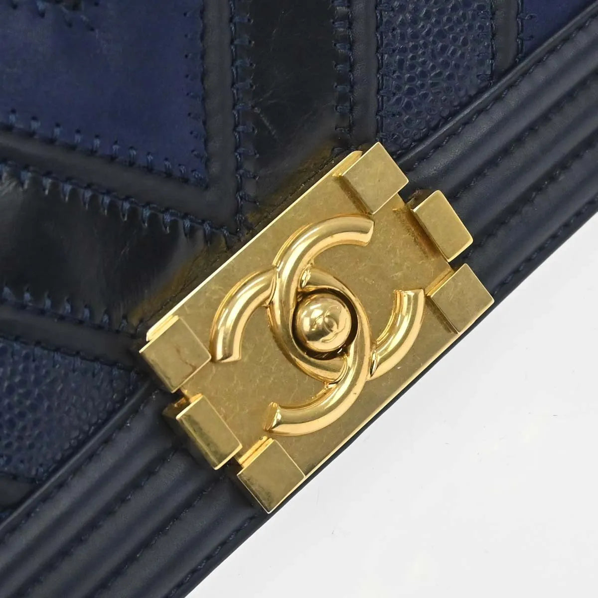 Chanel Boy Flap Chevron Caviar And Calfskin Navy Leather Shoulder Bag Bag (Pre-Owned)