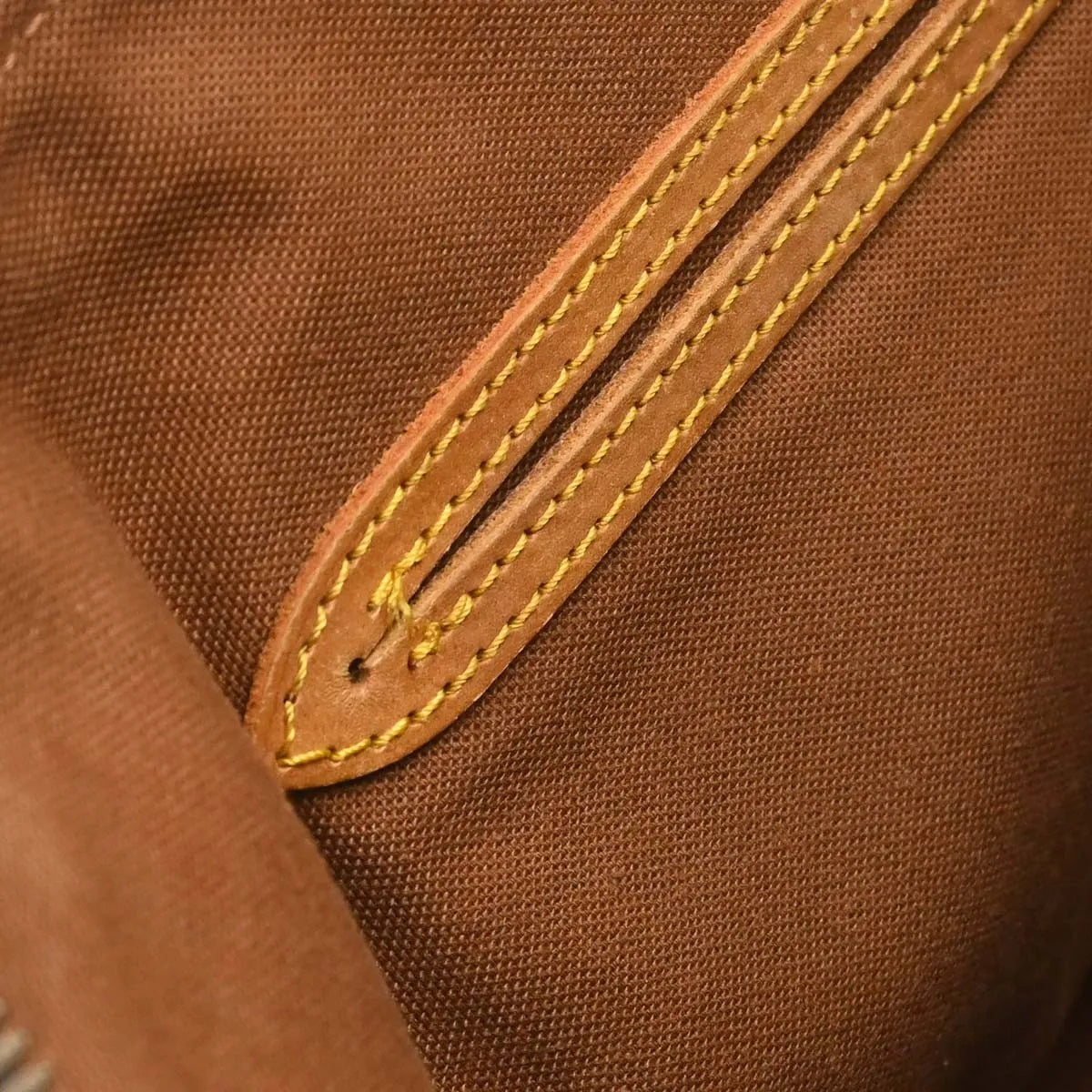 Louis Vuitton Alma Monogram Canvas Brown Canvas Handbag (Pre-Owned)