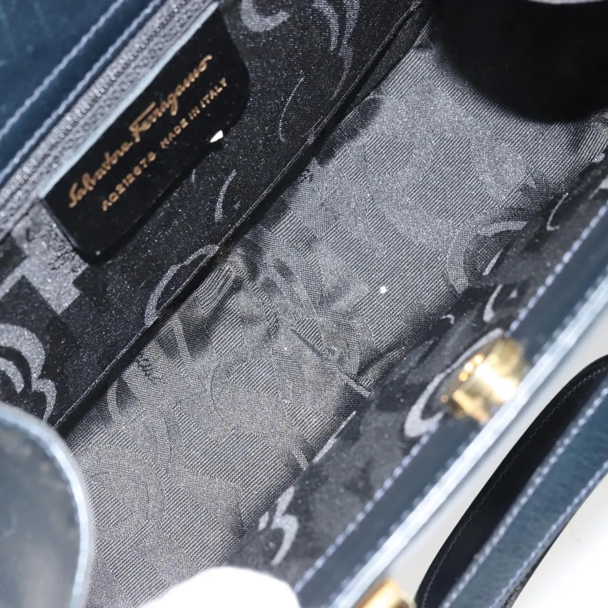 Salvatore Ferragamo Gancini Leather Navy Leather Handbag (Pre-Owned)