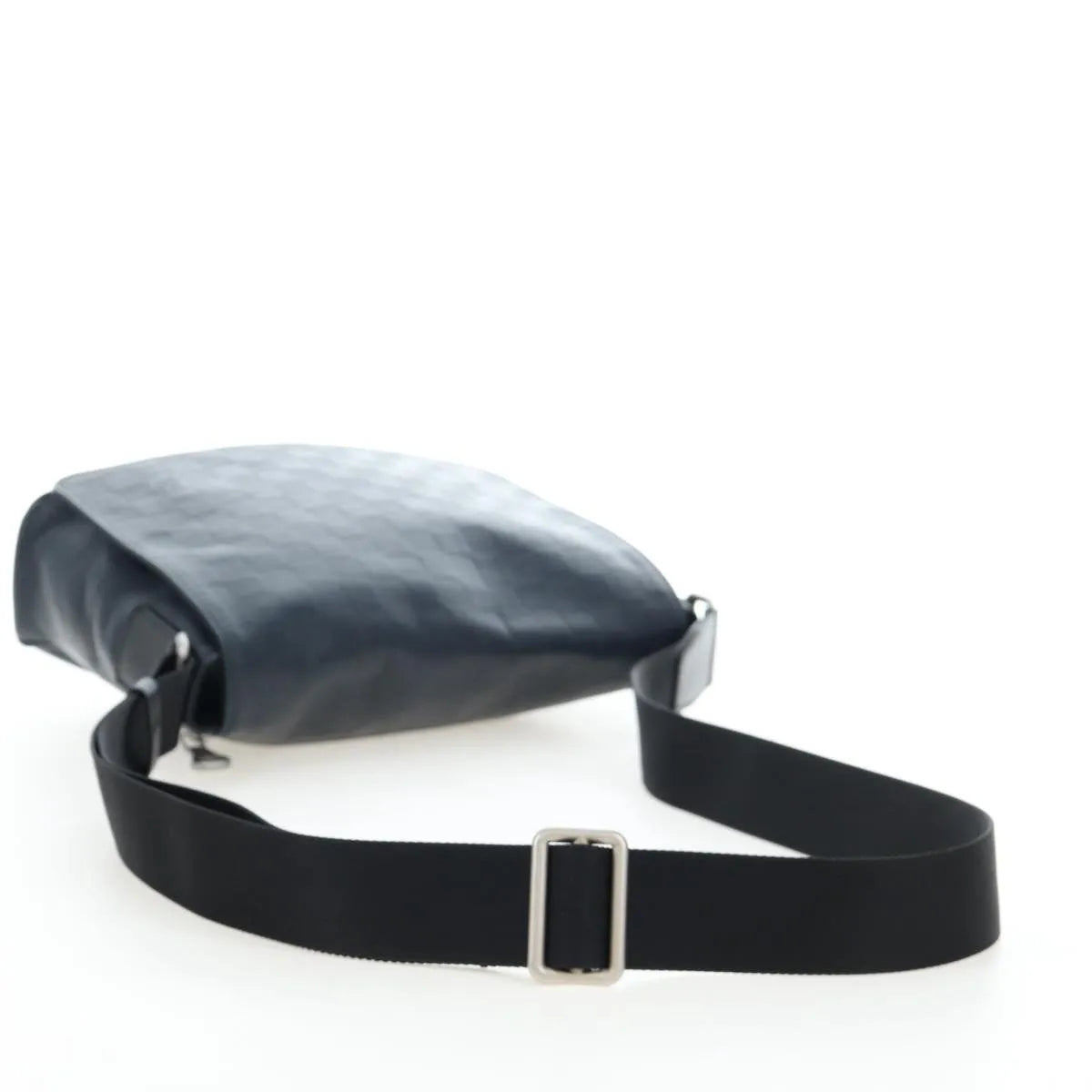 Louis Vuitton District Messenger Damier Infini Leather Black Leather Shoulder Bag Bag (Pre-Owned)