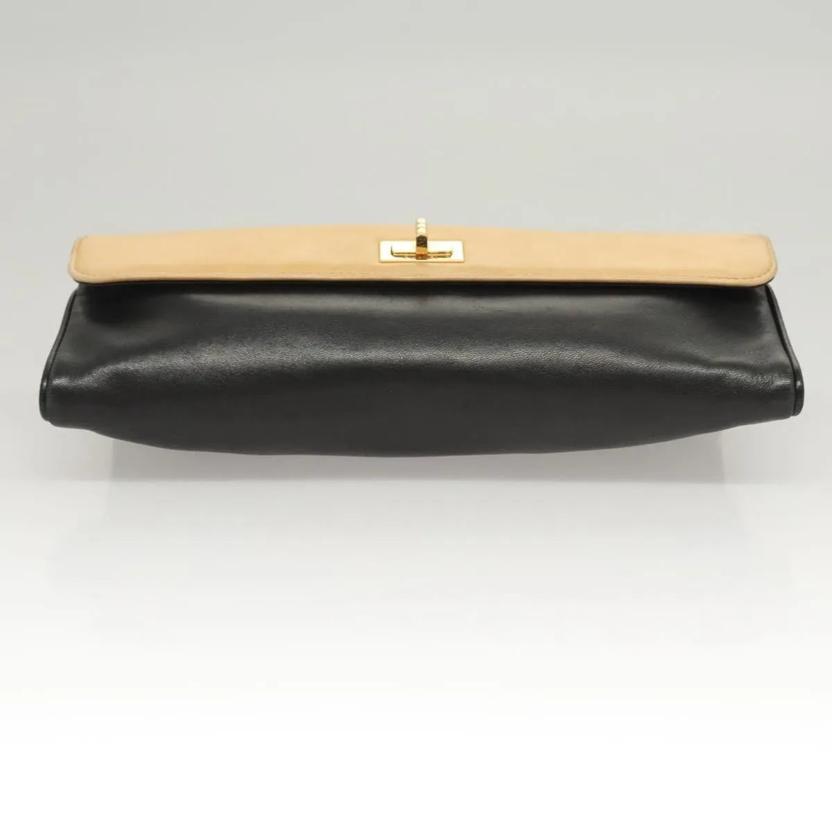 Chanel Chocolate Bar Handbag Lambskin Beige Leather Handbag (Pre-Owned)