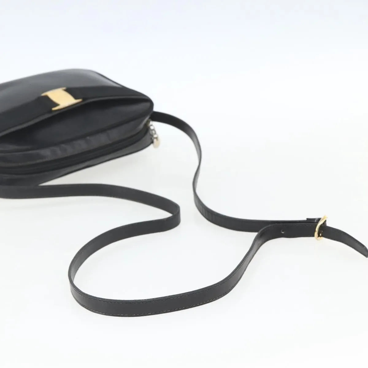 Salvatore Ferragamo Vara Bow Camera Patent Leather Black Leather Shoulder Bag Bag (Pre-Owned)
