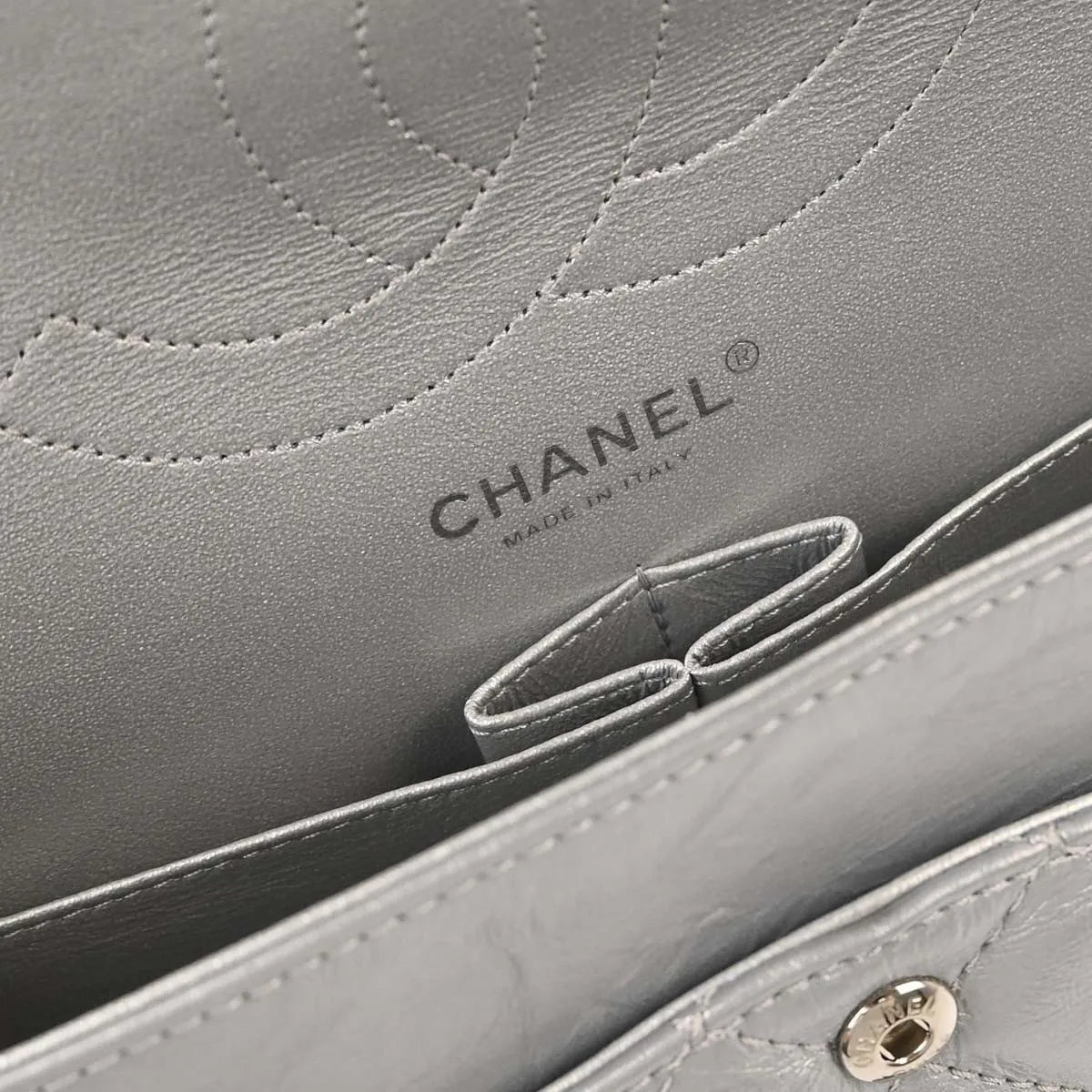 Chanel Reissue 2.55 Double Compartment Flap Quilted Aged Calfskin Silver Calfskin Shoulder Bag Bag (Pre-Owned)