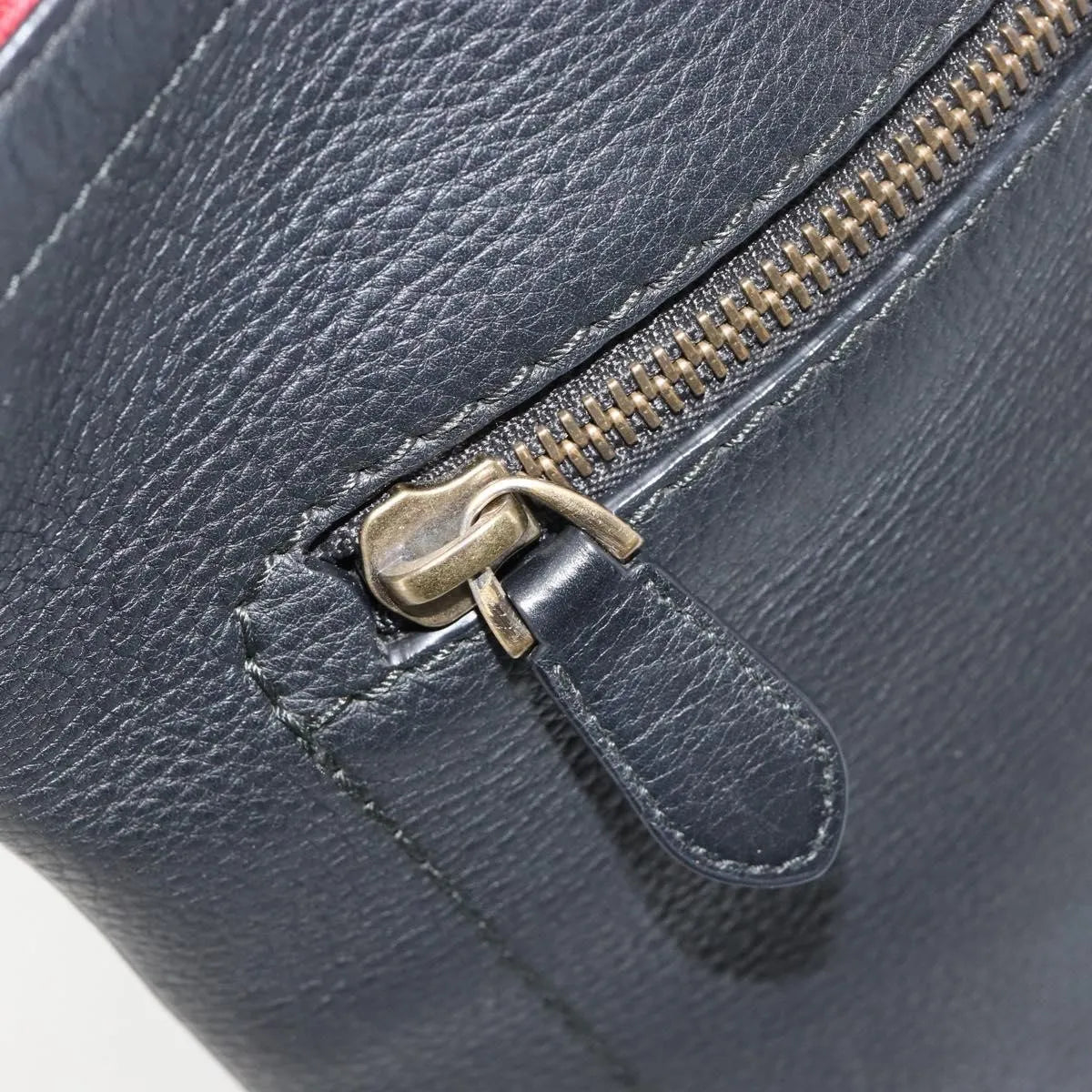 Bally Vintage Leather Black Leather Shoulder Bag Bag (Pre-Owned)