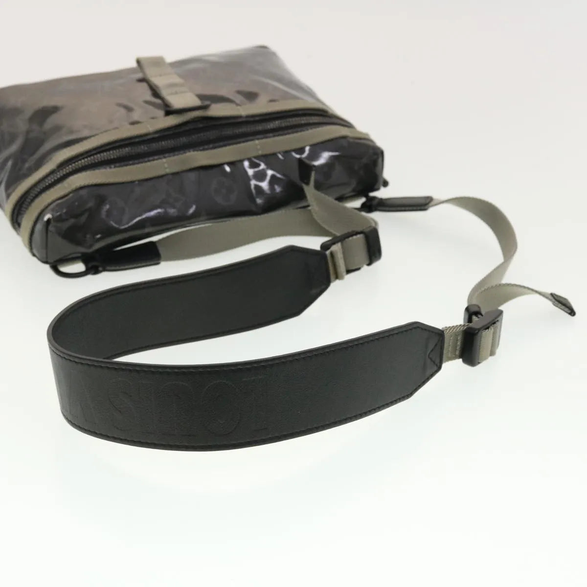 Louis Vuitton Messenger Limited Edition Monogram Eclipse Glaze Canvas Black Canvas Shoulder Bag Bag (Pre-Owned)