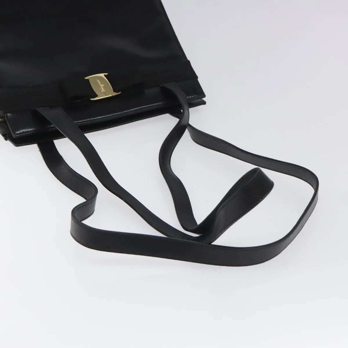 Salvatore Ferragamo Vala Leather Black Leather Shoulder Bag Bag (Pre-Owned)