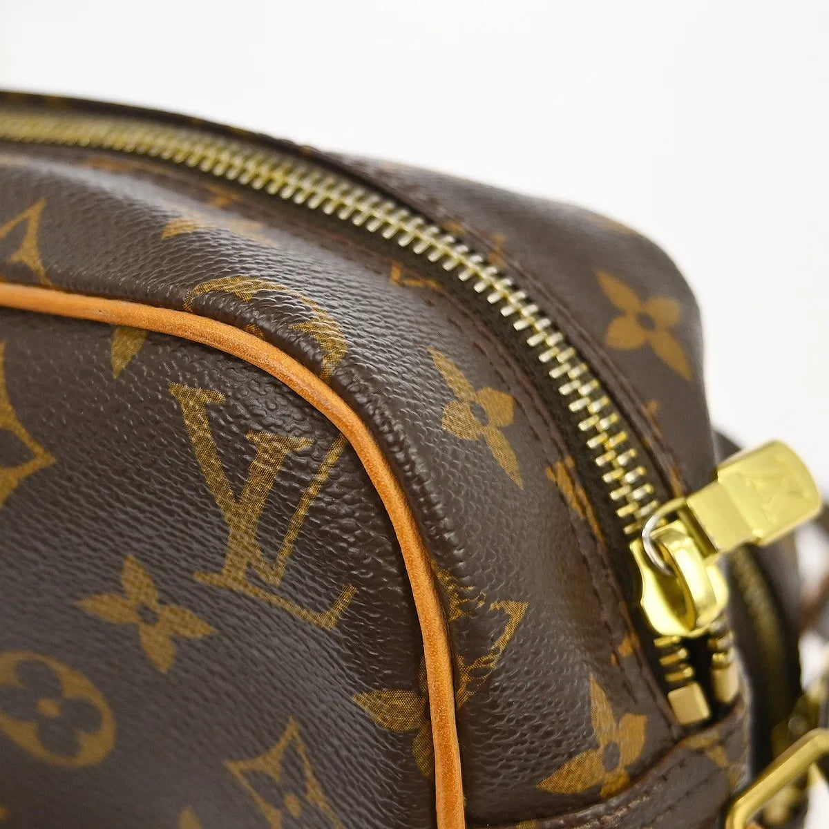 Louis Vuitton Nil Messenger Monogram Canvas Brown Canvas Shoulder Bag Bag (Pre-Owned)