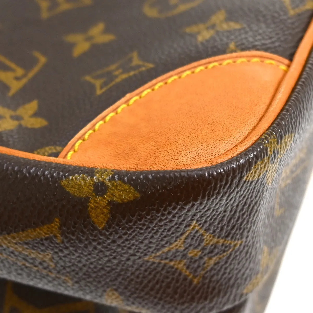 Louis Vuitton Amazone Monogram Canvas Brown Canvas Shoulder Bag Bag (Pre-Owned)
