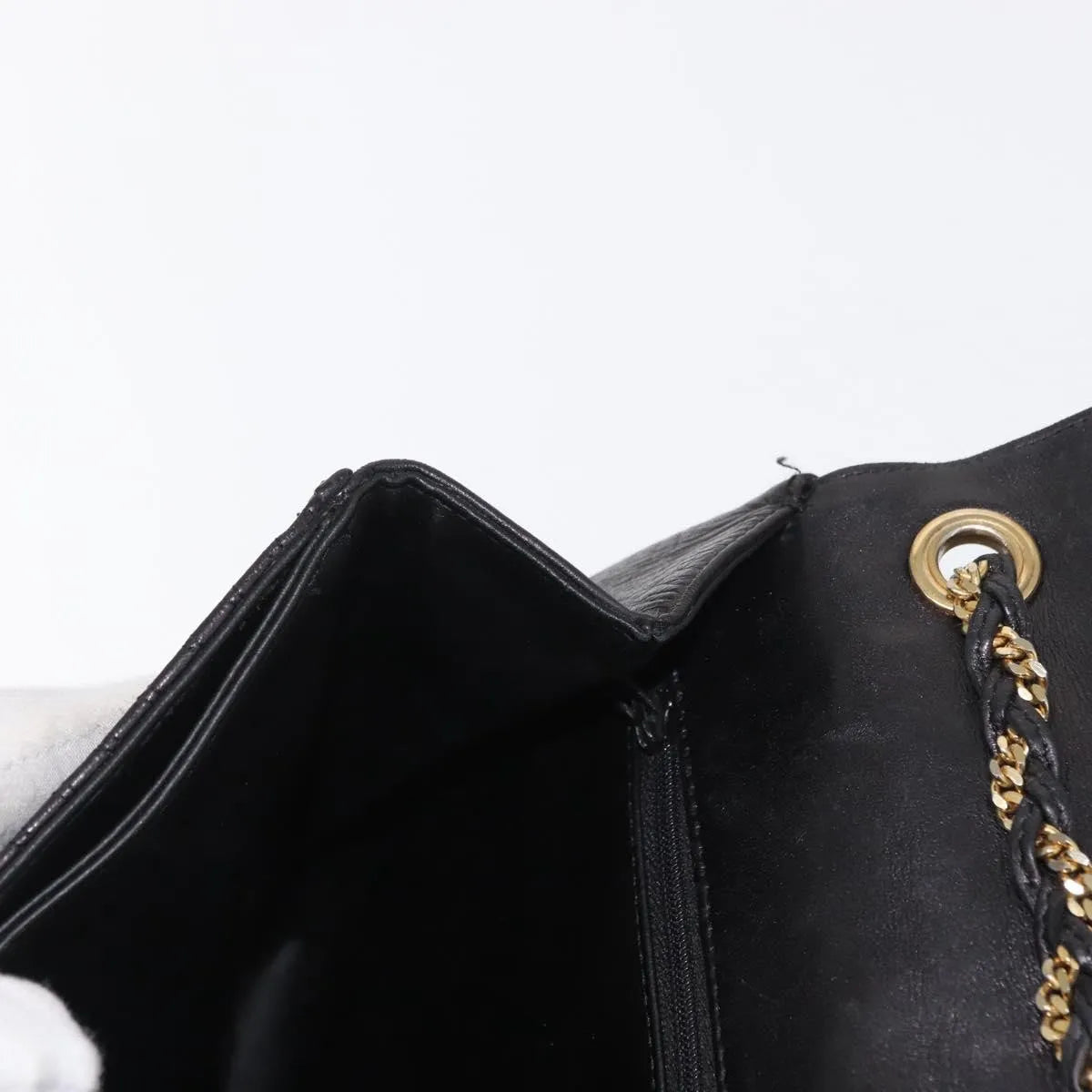 Bally Vintage Chain Quilted Leather Black Leather Shoulder Bag Bag (Pre-Owned)