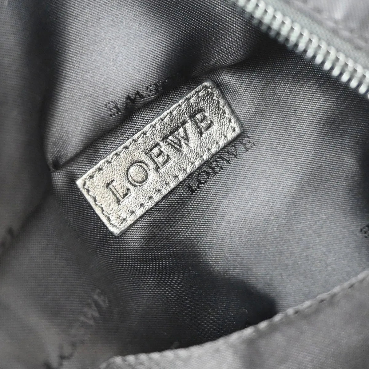 Loewe Anagram Logo Nappa Aire Hand Leather Gray Leather Handbag (Pre-Owned)