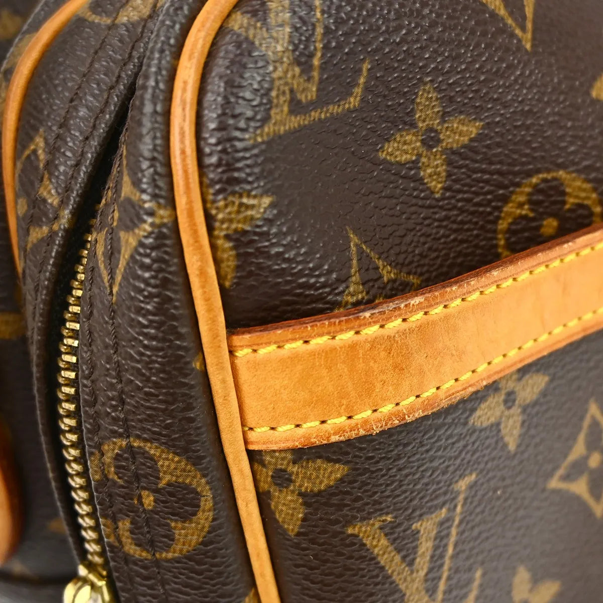 Louis Vuitton Reporter Monogram Canvas Brown Canvas Shoulder Bag Bag (Pre-Owned)