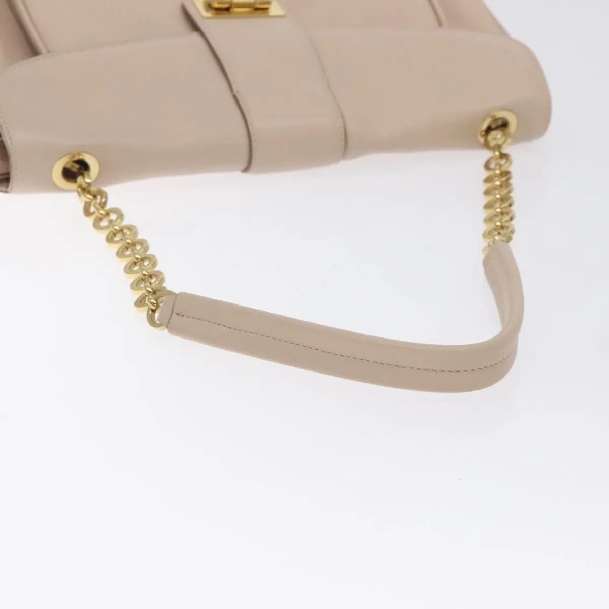 Salvatore Ferragamo Gancini Chain Leather Beige Leather Shoulder Bag Bag (Pre-Owned)