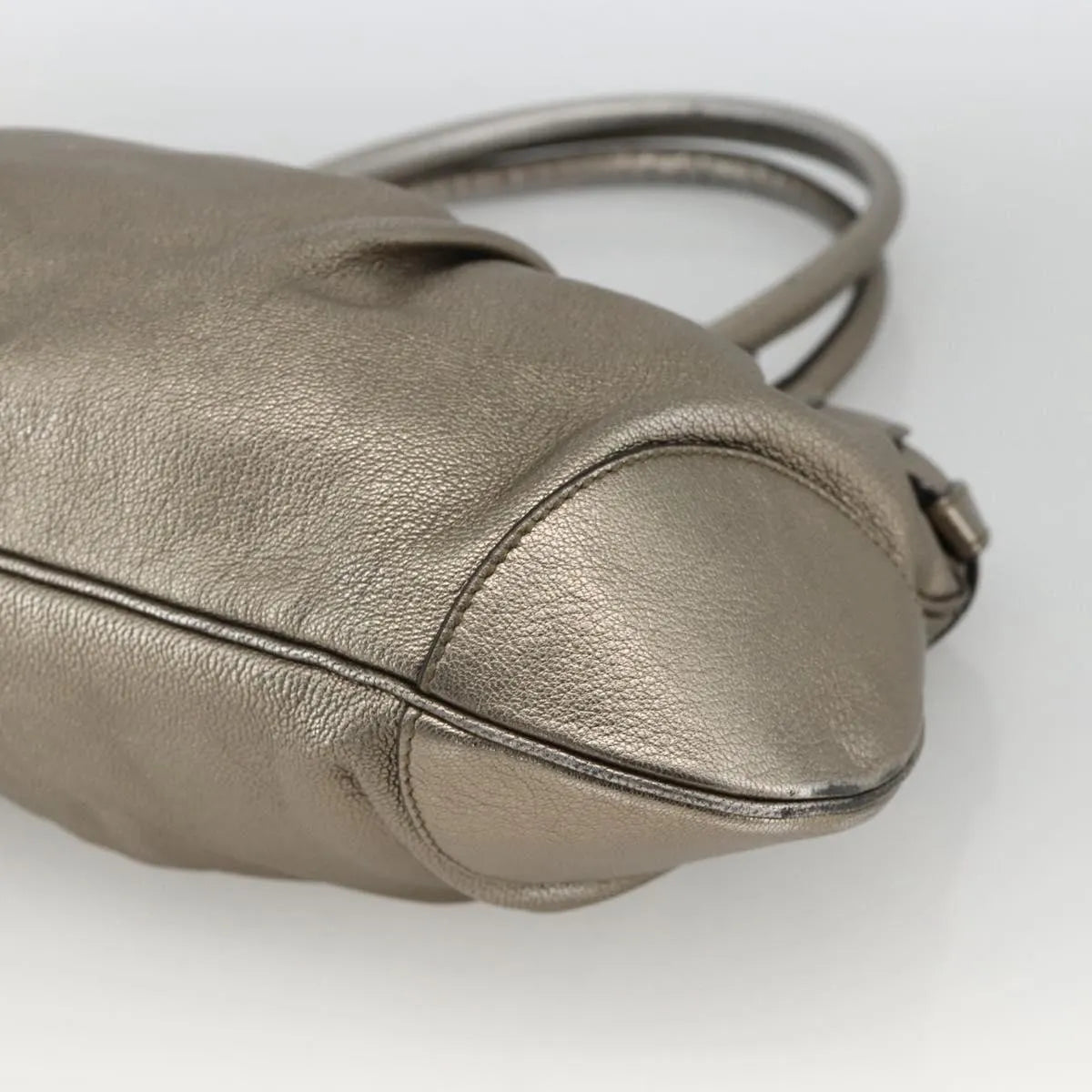 Salvatore Ferragamo Gancini Leather Silver Leather Handbag (Pre-Owned)